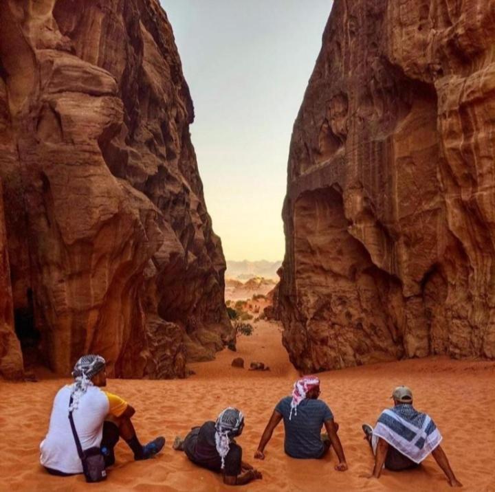 Hidden Wadi Rum Camp Exteriör bild